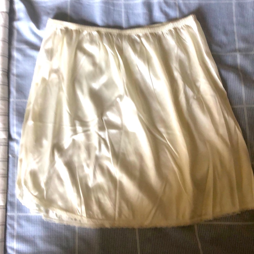 Vassarette half slip 100% nylon